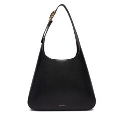 Torebka Calvin Klein. Czarne torebki klasyczne damskie Calvin Klein, bez dodatków. Za 649.99 zł.