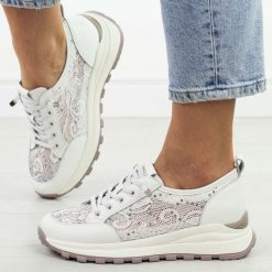 Białe przewiewne skórzane półbuty damskie Vinceza 66783. Białe półbuty damskie VINCEZA, na lato, bez wzorów, z jeansu, bez obcasa, na płaskiej podeszwie, bez zapięcia. Za 219.00 zł.
