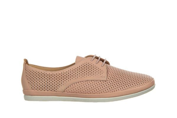 Półbuty Bayla-161 158 23702 Nude 161485, Różowy, Skóra naturalna - 38. Czerwone półbuty damskie Bayla, na lato, bez wzorów, z materiału, bez obcasa, bez zapięcia. W wyprzedaży za 179.10 zł.