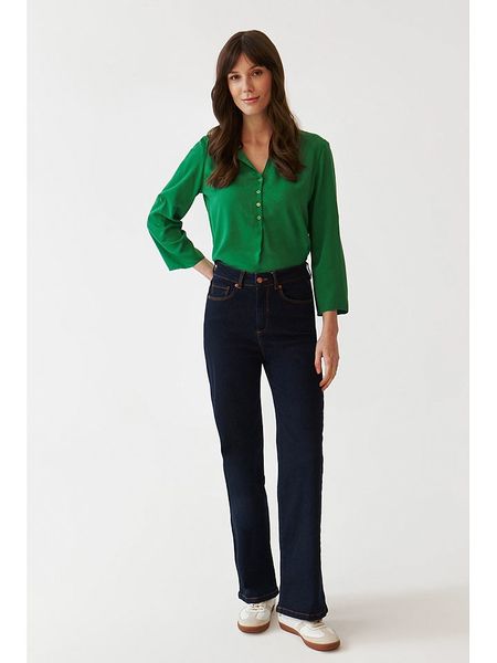 TATUUM Bluzka w kolorze zielonym rozmiar: 46. Zielone bluzki damskie TATUUM, bez wzorów, z wiskozy, bez kołnierzyka, bez ramiączek. Za 92.42 zł.