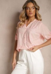 Jasnoróżowa Bawełniana Koszula Ozdobiona Haftem i Regulowanymi Rękawami Aranovia. Czerwone koszule damskie Renee, l, z aplikacjami, z bawełny, eleganckie, bez kołnierzyka, bez ramiączek. Za 49.99 zł.