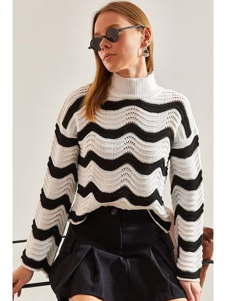 Happiness Istanbul Sweter w kolorze kremowym rozmiar: onesize. Brązowe swetry klasyczne damskie Happiness Istanbul, bez kołnierzyka. Za 74.28 zł.