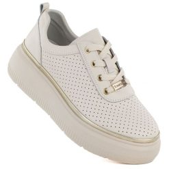 Skórzane półbuty na platformie ażurowe beżowe T.Sokolski W26-844. Brązowe półbuty damskie T.Sokolski, w ażurowe wzory, ze skóry, bez obcasa, na platformie, bez zapięcia. Za 209.99 zł.