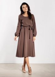 Elegancka sukienka rozkloszowana z długim rękawem brązowa. Brązowe sukienki damskie Infinite You, bez wzorów, z materiału, biznesowe, bez ramiączek. Za 309.00 zł.