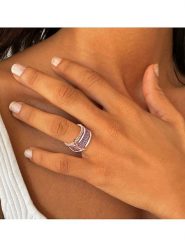Les Petites Précieuses Pozłacany pierścionek z kamieniami szlachetnymi rozmiar: 58. Czerwone pierścionki damskie Les Petites Précieuses, z ametystem, pozłacane. Za 338.21 zł.