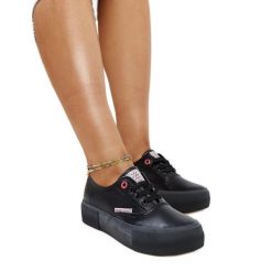 Czarne damskie trampki Cross Jeans. Czarne trampki damskie bez wzorów, z jeansu, bez zapięcia. Za 139.02 zł.