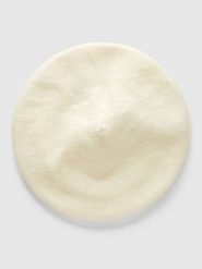 Benetton Czapka w kolorze kremowym rozmiar: onesize. Brązowe czapki damskie Benetton, bez wzorów, ze skóry. Za 66.16 zł.