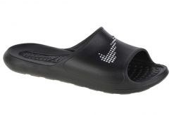 Klapki basenowe damskie Nike Victori One Slide. Czarne klapki damskie Nike, bez wzorów, z materiału, bez obcasa, bez zapięcia. Za 257.00 zł.