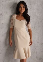 Beżowa Sukienka VICES o Taliowanym Kroju z Rękawami z Koronki Metirei. Brązowe sukienki damskie Renee, bez wzorów, z koronki, eleganckie, bez ramiączek. Za 159.99 zł.