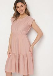 Ciemnoróżowa Wiskozowa Sukienka o Rozkloszowanym Kroju Lizena. Czerwone sukienki damskie Born2be, bez wzorów, z wiskozy, eleganckie, bez ramiączek. W wyprzedaży za 63.74 zł.