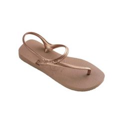 Klapki damskie Havaianas Flash Urban. Czerwone klapki damskie Havaianas, bez wzorów, z tkaniny, bez obcasa, bez zapięcia. Za 125.50 zł.