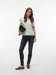 Vero Moda Bluzka w kolorze zielono-białym rozmiar: S. Białe bluzki damskie Vero Moda, s, bez wzorów, bez kołnierzyka, bez ramiączek. Za 60.99 zł.