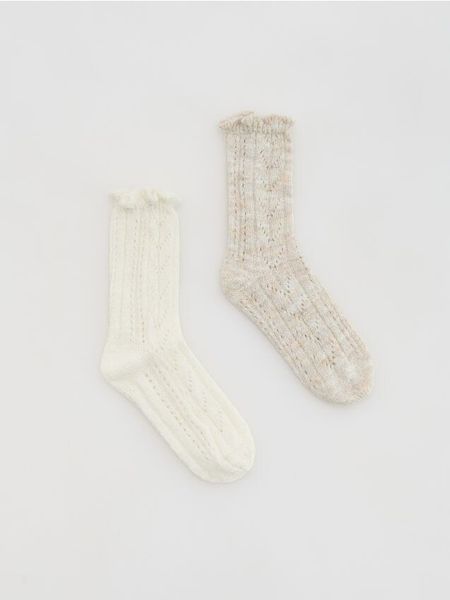 Skarpety z domieszką wełny 2 pack - złamana biel. Skarpetki damskie Reserved, bez wzorów, z wełny. Za 49.99 zł.