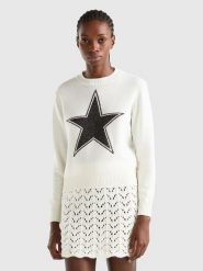Benetton Sweter w kolorze biało-czarnym rozmiar: XS. Białe swetry klasyczne damskie Benetton, xs, z kaszmiru, bez kołnierzyka. Za 96.60 zł.
