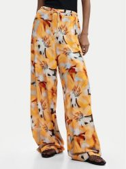 Desigual Spodnie materiałowe Pant Preston 26SWPW38 Pomarańczowy Relaxed Fit. Brązowe spodnie materiałowe damskie Desigual, bez wzorów, z materiału. Za 429.99 zł.