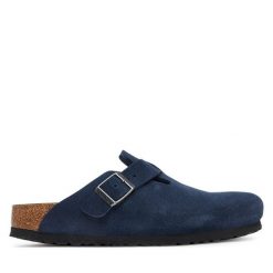 Klapki Birkenstock. Czerwone klapki damskie Birkenstock, bez wzorów, bez obcasa, bez zapięcia. Za 539.99 zł.
