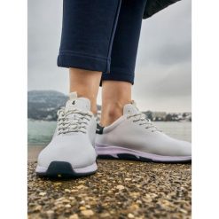 Buty sportowe damskie TBS Confort. Białe obuwie sportowe casual damskie TBS, bez zapięcia. Za 521.50 zł.