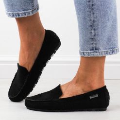 Czarne ażurowe zamszowe mokasyny damskie Potocki 09301. Czarne mokasyny damskie POTOCKI, na jesień, z zamszu, bez obcasa. Za 149.00 zł.