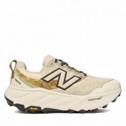 Buty do biegania New Balance. Białe obuwie sportowe treningowe New Balance, do biegania. Za 699.99 zł.