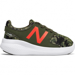 New Balance KACSTRGI. Buty sportowe chłopięce New Balance. W wyprzedaży za 89.99 zł.