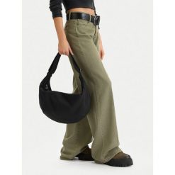 Torebka Guess Jeans. Czarne torebki klasyczne damskie Guess Jeans, z jeansu, bez dodatków. Za 199.99 zł.