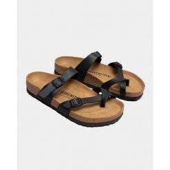 Klapki damskie Birkenstock 071791. Czarne klapki damskie Birkenstock, bez wzorów, z materiału, bez obcasa, bez zapięcia. Za 684.00 zł.