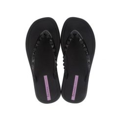 Japonki dla kobiet Ipanema Meu Sol Thon. Czarne klapki damskie Ipanema, bez wzorów, z materiału, bez obcasa, bez zapięcia. Za 55.99 zł.