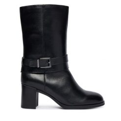 Botki Tamaris. Czarne botki damskie Tamaris, bez obcasa, na słupku, bez zapięcia. Za 549.99 zł.
