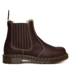 Sztyblety Dr. Martens. Brązowe botki damskie Dr Martens, bez obcasa, na płaskiej podeszwie, bez zapięcia. Za 989.99 zł.
