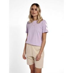 Koszulka damska Hummel Legacy. Czerwone koszulki damskie Hummel, bez wzorów, bez kołnierzyka, bez ramiączek. Za 114.00 zł.