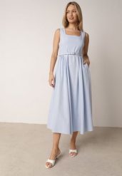 Niebieska Elegancka Sukienka z Wiskozy i Bawełny na Szerokich Ramiączkach Naisia. Niebieskie sukienki damskie Born2be, bez wzorów, z bawełny, eleganckie, bez ramiączek. Za 179.99 zł.