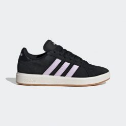 Sneakersy ADIDAS Grand Court 00s. Czarne obuwie sportowe damskie Adidas, z gumy, bez zapięcia, trekkingowe. Za 289.99 zł.