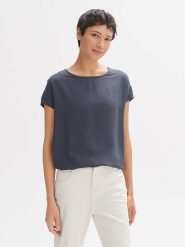 OPUS Koszulka w kolorze granatowym rozmiar: 36. Niebieskie bluzki damskie Opus, bez wzorów, z wiskozy, bez kołnierzyka, bez ramiączek. Za 86.99 zł.