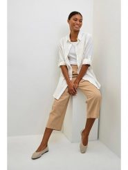 Kaffe Bluzka w kolorze białym rozmiar: 42. Białe bluzki damskie Kaffe, bez wzorów, z bawełny, bez kołnierzyka, bez ramiączek. Za 104.99 zł.