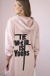 Bluza z nadrukiem "The world is yours" ciemny pudrowy róż. Czerwone bluzy damskie KESI, l, bez wzorów, z bawełny, bez kaptura. Za 238.37 zł.