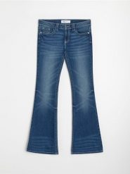 Jeansy flare z efektem sprania low waist - granatowy. Niebieskie jeansy damskie Sinsay. Za 69.99 zł.
