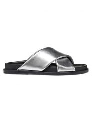 Geox Skórzane klapki "Adelash" w kolorze srebrnym rozmiar: 39. Szare klapki damskie Geox, bez wzorów, z otwartym noskiem, bez obcasa, bez zapięcia. Za 217.99 zł.