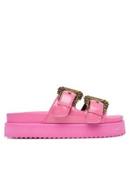 Versace Jeans Couture Klapki 80VA3SM1 ZS190 499 Różowy. Czerwone klapki damskie Versace Jeans Couture, bez wzorów, z jeansu, bez obcasa, bez zapięcia. Za 839.99 zł.