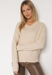 Beżowy Sweter z Domieszką Kaszmiru z Dekoltem w Serek Feralaine. Brązowe swetry klasyczne damskie Born2be, z jeansu, bez kołnierzyka. Za 109.99 zł.
