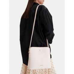 Torebka JENNY. Czerwone torebki klasyczne damskie Jenny, bez dodatków. Za 129.99 zł.