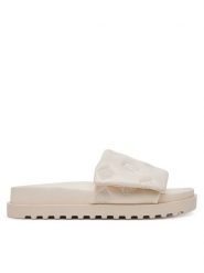 Guess Klapki FLJFA2ELE19 Beżowy. Brązowe klapki damskie Guess, z aplikacjami, ze skóry, bez obcasa, bez zapięcia. Za 259.99 zł.