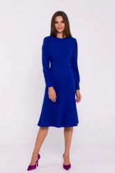 Elegancka sukienka rozkloszowana z paskiem niebieska. Niebieskie sukienki damskie Stylove, bez wzorów, z elastanu, biznesowe, bez ramiączek. Za 389.00 zł.