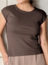 Bawełniana koszulka w prążek - brązowy. Brązowe koszulki damskie Sinsay, l, bez wzorów, z bawełny, bez kołnierzyka, bez ramiączek. W wyprzedaży za 15.99 zł.