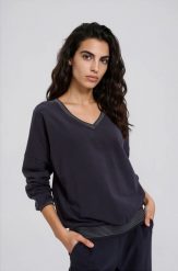 Bluza z dekoltem w serek granatowa. Bluzy damskie MOODO, s, bez wzorów, z bawełny, bez kaptura. Za 99.99 zł.