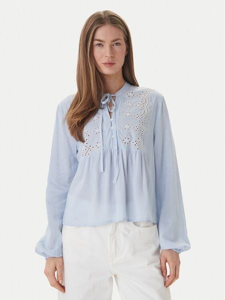 ONLY Bluzka Lennyo 15366732 Błękitny Regular Fit. Niebieskie bluzki damskie Only, xl, bez wzorów, z wiskozy, bez kołnierzyka, bez ramiączek. Za 93.99 zł.
