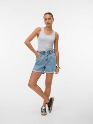 Vero Moda Szorty dżinsowe w kolorze błękitnym rozmiar: M. Niebieskie szorty damskie Vero Moda, bez wzorów, z podwyższonym stanem. Za 91.99 zł.