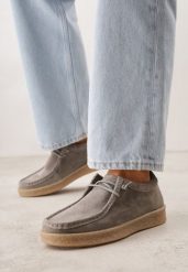 Ciemnobeżowe Zamszowe Półbuty ze Skórzaną Wkładką i Ozdobnymi Przeszyciami Olenos. Brązowe półbuty damskie Born2be, bez wzorów, z dresówki, bez obcasa, bez zapięcia. Za 179.99 zł.