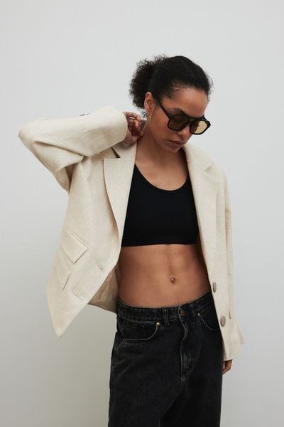 Marynarka o prostym kroju w kolorze IVORY LINEN - RICHMOND. Brązowe marynarki i żakiety damskie Marsala, m, bez wzorów, z bawełny, eleganckie. Za 599.90 zł.