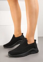 Czarne Wsuwane Buty Sportowe Sneakersy na Tłoczonej Podeszwie Fadema. Czarne obuwie sportowe casual damskie Born2be, bez zapięcia. Za 69.99 zł.