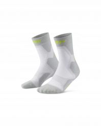 Skarpety kompresyjne do połowy łydki z amortyzującą wyściółką unisex CEP. Niebieskie skarpetki damskie CEP, bez wzorów, z dzianiny. Za 79.00 zł.